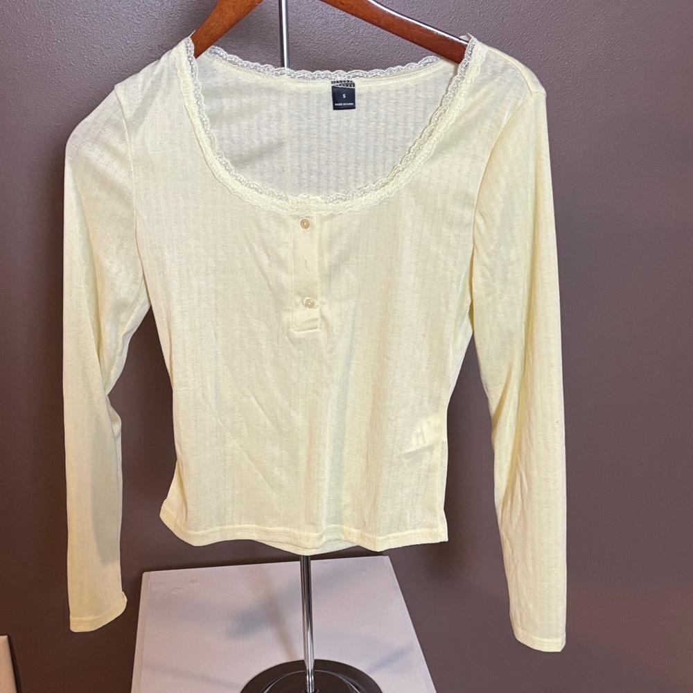 Women's cream Long Sleeve Top